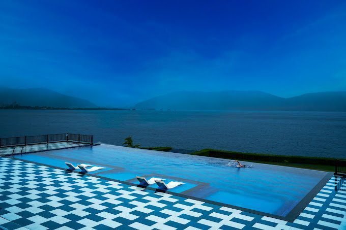 Infinity Pool - ZANA Lake Resort, Udaipur (1)